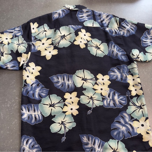 Tommy Bahama Vintage Silk Men’s Shirt - Picture 5 of 10